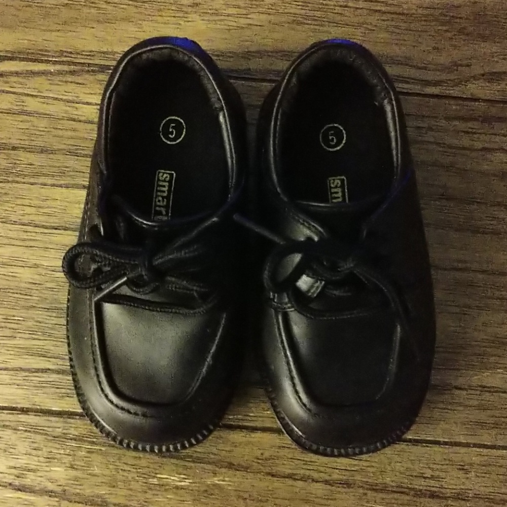 Kids dress shoes